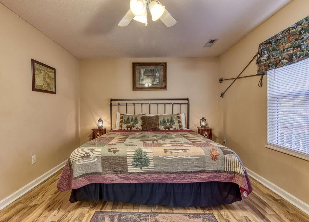 Rock Of Ages, Hot Tub, Game Room, Wifi, 1089 Free Tickets Each Paid Day, Dollywood And More Pigeon Forge Extérieur photo