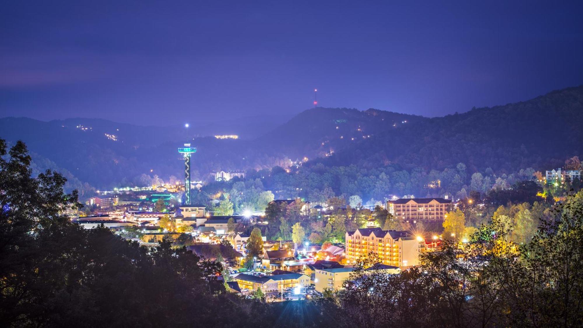 Rock Of Ages, Hot Tub, Game Room, Wifi, 1089 Free Tickets Each Paid Day, Dollywood And More Pigeon Forge Extérieur photo